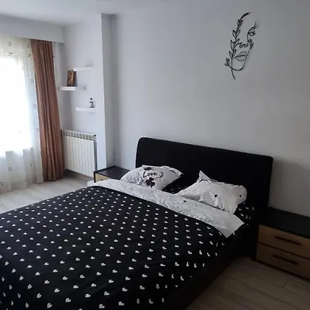 Ilona Apartament 3 Camere Ramnicu Valcea Exterior photo