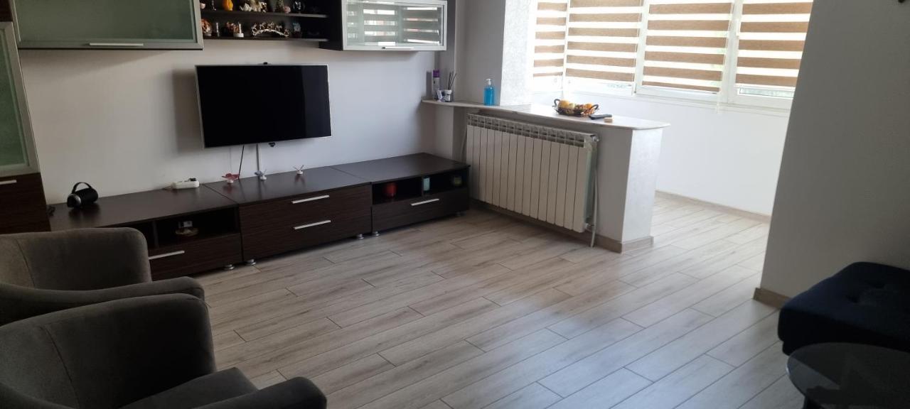 Ilona 3 *